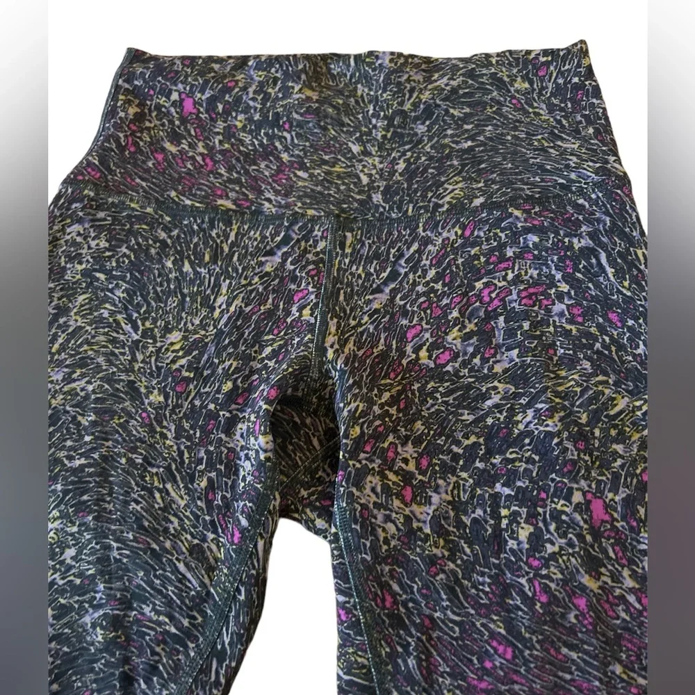 Lululemon Leggings 6 Womens Topography Multi Wunder Train High-Rise‎ 28”